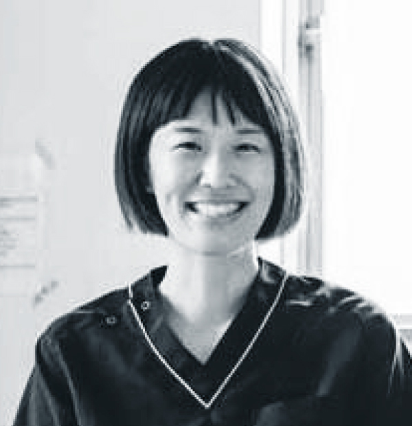 山野井 恵摩 氏